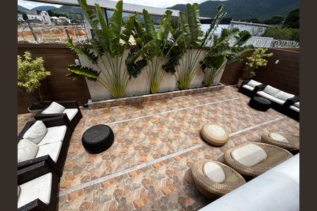 Apartamento à venda com 72m², 2 quartos e 1 vagaÁrea externa