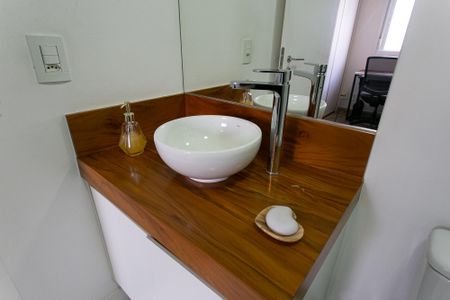 Apartamento à venda com 102m², 2 quartos e 2 vagasBanheiro da Suíte 2