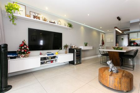 Apartamento à venda com 102m², 2 quartos e 2 vagasSala