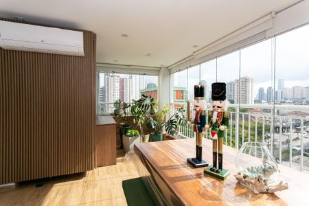 Apartamento à venda com 102m², 2 quartos e 2 vagasVaranda gourmet