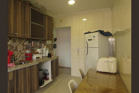 Apartamento à venda com 90m², 3 quartos e 2 vagasCozinha 