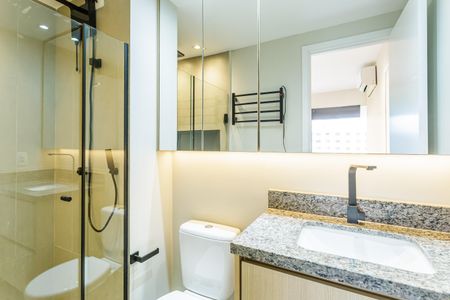 Apartamento para alugar com 28m², 1 quarto e sem vaga Apartamento para alugar com 28m², 1 quarto e sem vagaBanheiro da Suíte