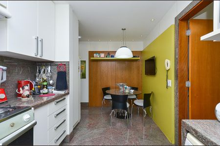 Apartamento à venda com 171m², 4 quartos e 3 vagasCozinha