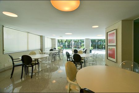 Apartamento à venda com 171m², 4 quartos e 3 vagasÁrea comum - Salão de festas