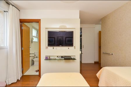 Apartamento à venda com 171m², 4 quartos e 3 vagasSuíte 2