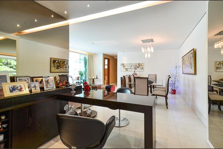 Apartamento à venda com 171m², 4 quartos e 3 vagasSala Ambientes