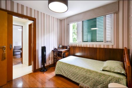 Apartamento à venda com 171m², 4 quartos e 3 vagasSemi Suíte 1