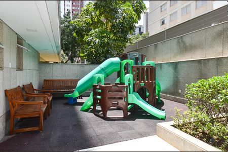 Apartamento à venda com 171m², 4 quartos e 3 vagasÁrea comum - Playground