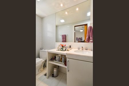 Apartamento à venda com 171m², 4 quartos e 3 vagasBanheiro Suíte