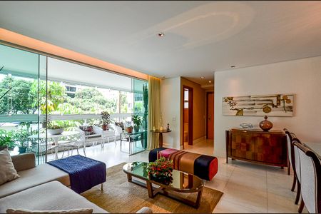 Apartamento à venda com 171m², 4 quartos e 3 vagasSala Ambientes