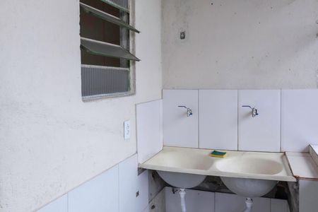 Casa para alugar com 100m², 2 quartos e sem vagaÁrea de serviço