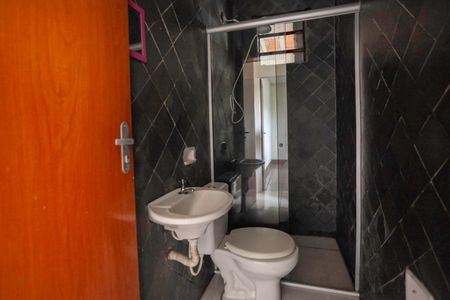 Banheiro social de casa para alugar com 2 quartos, 100m² em Mantiqueira, Belo Horizonte