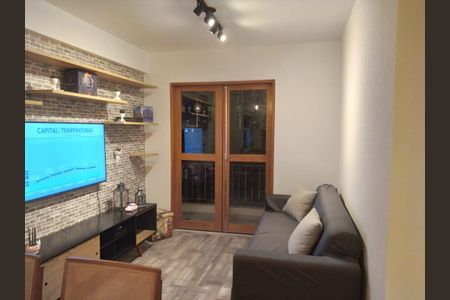 Sala de apartamento à venda com 2 quartos, 64m² em Vila Anhanguera, São Paulo