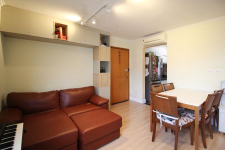 Sala de apartamento à venda com 2 quartos, 52m² em Moema, São Paulo