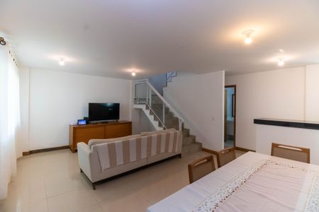 Sala de casa de condomínio para alugar com 4 quartos, 220m² em São Francisco, Niterói