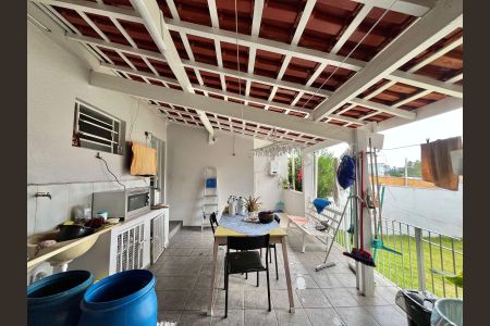 Casa à venda com 180m², 3 quartos e 3 vagasÁrea de Serviço