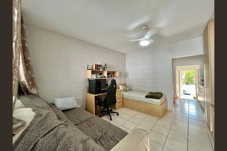 Casa à venda com 180m², 3 quartos e 3 vagasSala 2