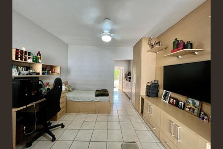 Casa à venda com 180m², 3 quartos e 3 vagasSala 2