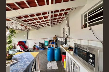 Casa à venda com 180m², 3 quartos e 3 vagasÁrea de Serviço