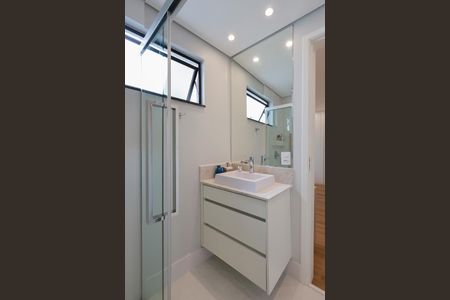 Casa à venda com 167m², 3 quartos e 4 vagasBanheiro da suíte 2