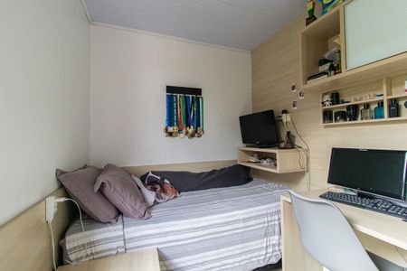 Quarto 1 de apartamento para alugar com 2 quartos, 45m² em Cidade Industrial de Curitiba, Curitiba