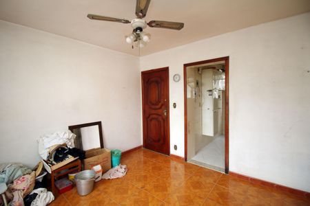 Sala de apartamento à venda com 2 quartos, 48m² em Olaria, Rio de Janeiro