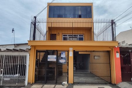 Casa para alugar com 232m², 4 quartos e 4 vagasFachada 