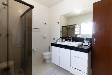 Casa para alugar com 232m², 4 quartos e 4 vagasBanheiro da Suíte 1