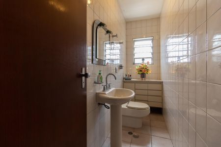 Lavabo de casa para alugar com 4 quartos, 232m² em Vila Vermelha, São Paulo