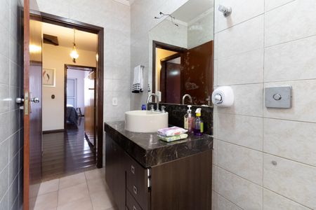 Casa para alugar com 232m², 4 quartos e 4 vagasBanheiro Social 