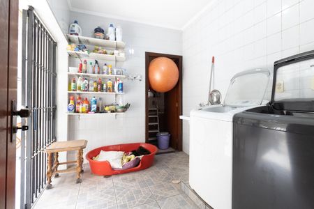 Casa para alugar com 232m², 4 quartos e 4 vagasLavanderia