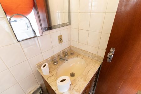 Casa para alugar com 232m², 4 quartos e 4 vagasBanheiro de Serviço 