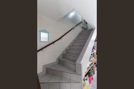 Casa para alugar com 232m², 4 quartos e 4 vagasEscada