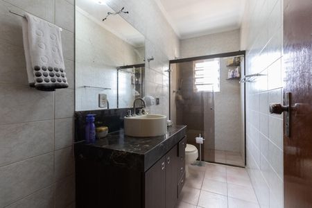 Casa para alugar com 232m², 4 quartos e 4 vagasBanheiro Social 