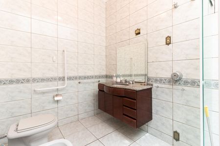 Casa à venda com 240m², 3 quartos e 2 vagasBanheiro Social 