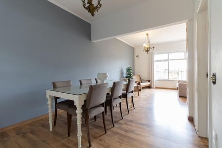 Casa à venda com 240m², 3 quartos e 2 vagasSala