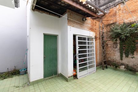 Casa à venda com 240m², 3 quartos e 2 vagasQuarto e Banheiro de Serviço 