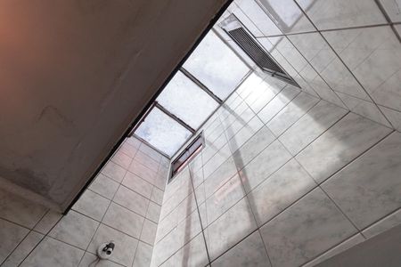 Casa à venda com 240m², 3 quartos e 2 vagasBanheiro Social 