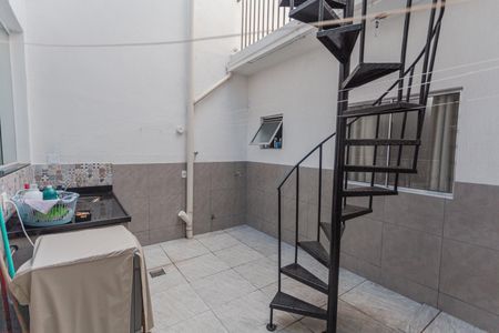 Casa à venda com 150m², 4 quartos e 1 vagaÁrea de Serviço