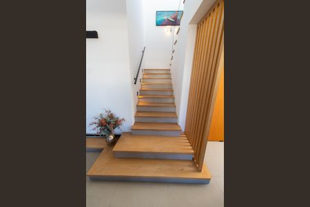 Casa de condomínio à venda com 253m², 3 quartos e 4 vagasESCADA ACESSO