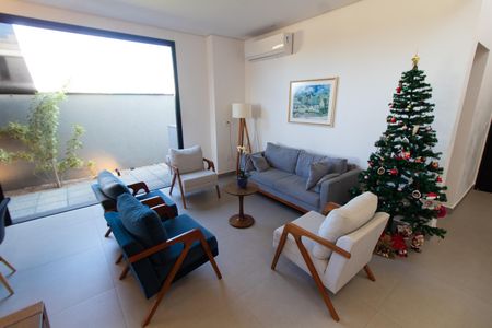 Casa de condomínio à venda com 253m², 3 quartos e 4 vagasSALA DE ESTAR