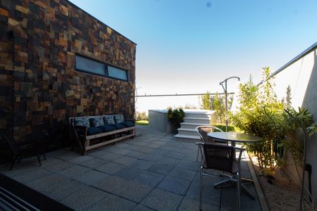 Casa de condomínio à venda com 253m², 3 quartos e 4 vagasÁREA EXTERNA FUNDOS