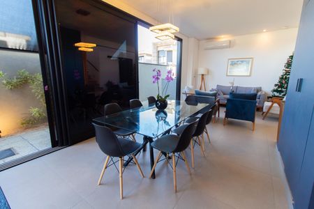 Casa de condomínio à venda com 253m², 3 quartos e 4 vagasSALA DE JANTAR