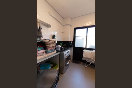 Casa de condomínio à venda com 253m², 3 quartos e 4 vagasÁREA DE SERVIÇO