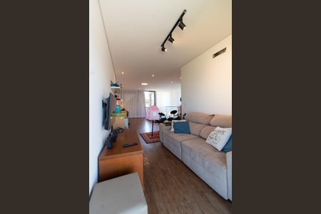 Casa de condomínio à venda com 253m², 3 quartos e 4 vagasSALA PISO SUPERIOR