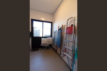 Casa de condomínio à venda com 253m², 3 quartos e 4 vagasÁREA DE SERVIÇO