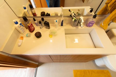 Casa de condomínio à venda com 253m², 3 quartos e 4 vagasBANHEIRO SUITE 2