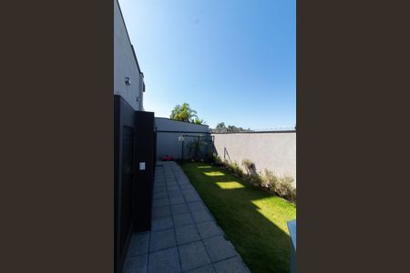 Casa de condomínio à venda com 253m², 3 quartos e 4 vagasÁREA EXTERNA FUNDOS