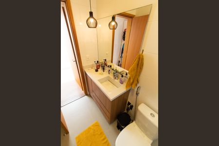 Casa de condomínio à venda com 253m², 3 quartos e 4 vagasBANHEIRO SUITE 2