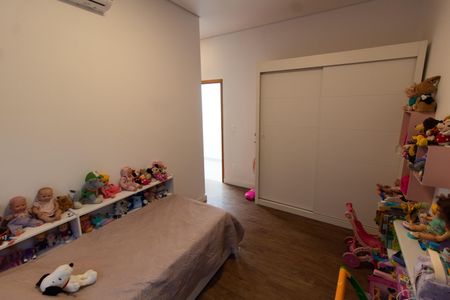 Casa de condomínio à venda com 253m², 3 quartos e 4 vagasSUITE 1